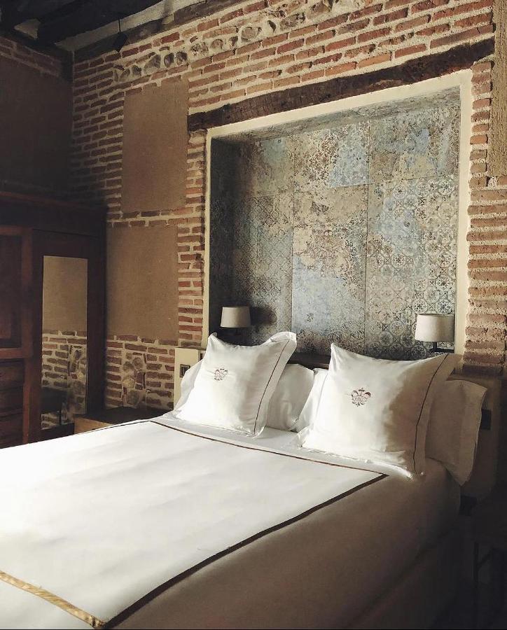 Hotel Boutique Casa Del Comendador นาวาลการ์เนโณ ภายนอก รูปภาพ