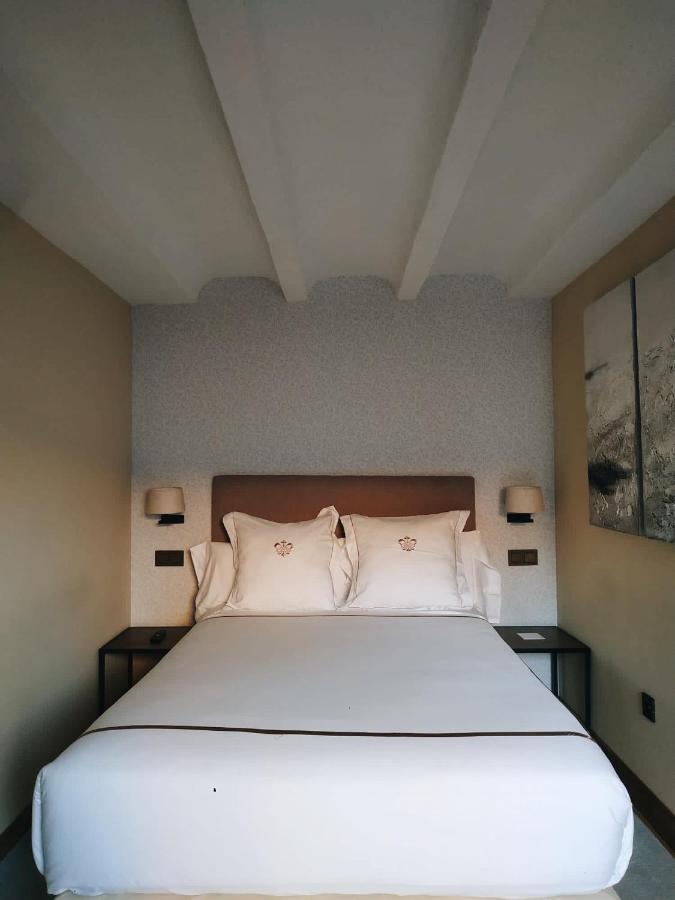 Hotel Boutique Casa Del Comendador นาวาลการ์เนโณ ภายนอก รูปภาพ