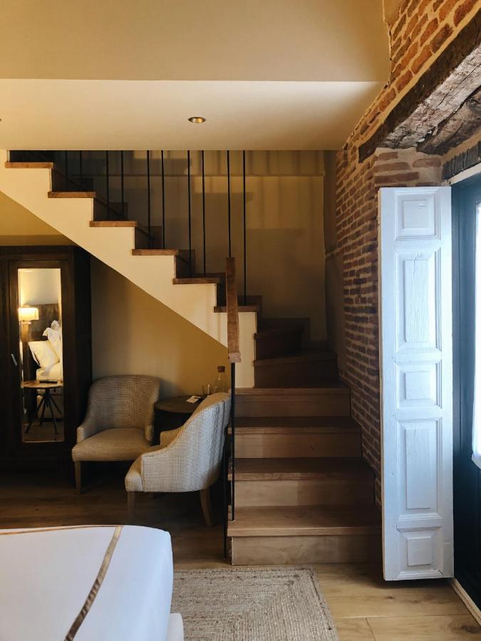 Hotel Boutique Casa Del Comendador นาวาลการ์เนโณ ภายนอก รูปภาพ