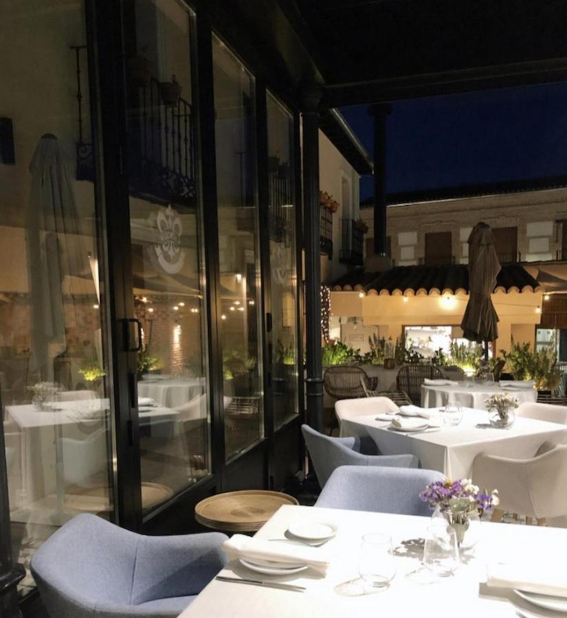 Hotel Boutique Casa Del Comendador นาวาลการ์เนโณ ภายนอก รูปภาพ