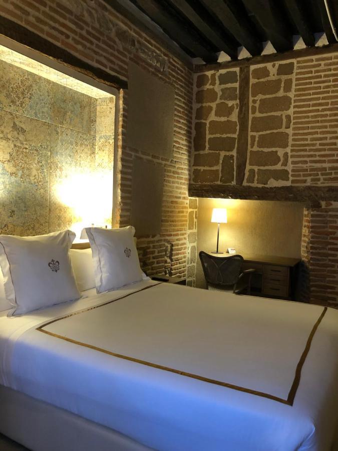 Hotel Boutique Casa Del Comendador นาวาลการ์เนโณ ภายนอก รูปภาพ