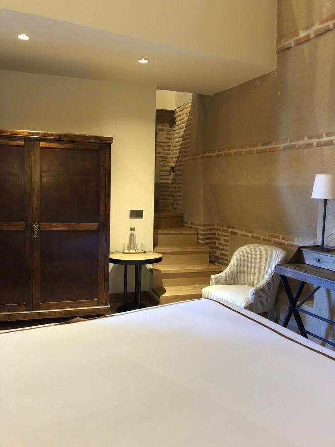 Hotel Boutique Casa Del Comendador นาวาลการ์เนโณ ภายนอก รูปภาพ